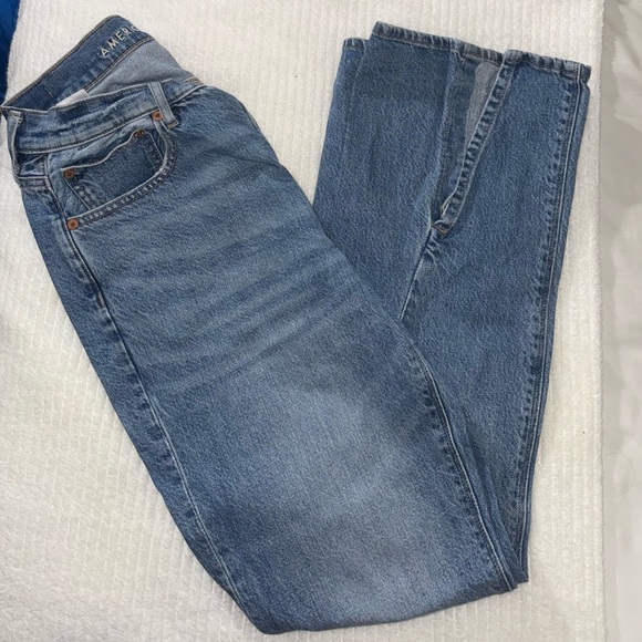 American Eagle Outfitters 90’s Bootcut Split Hem - Medium Wash Size- Size 8 - Picture 2 of 7